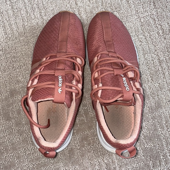 Adidas size 7 sneakers - Picture 2 of 2